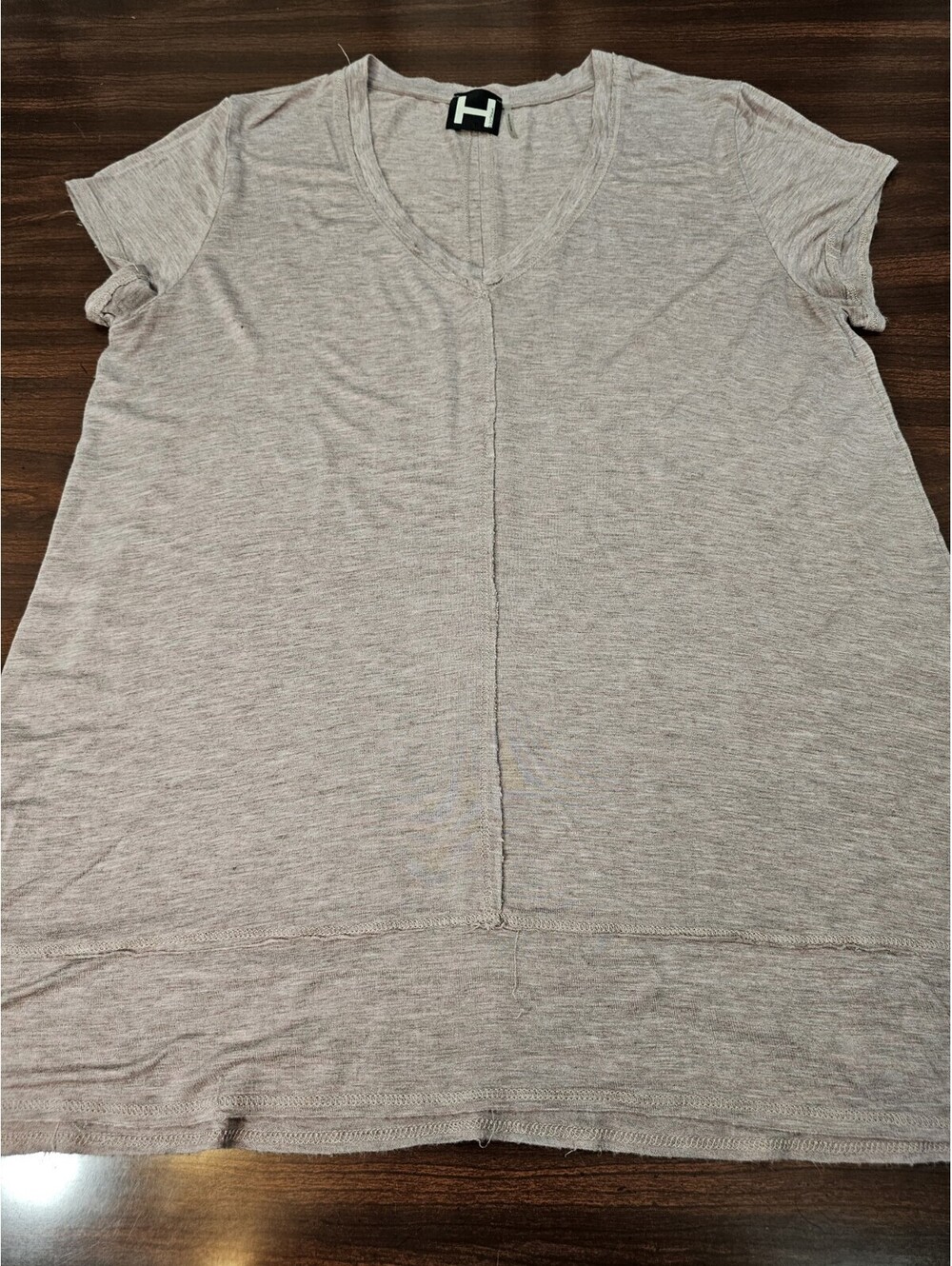 H By Bordeaux Womens L Mauve V Neck T Shirt Short Sleeve Lightweight Rayon Blend